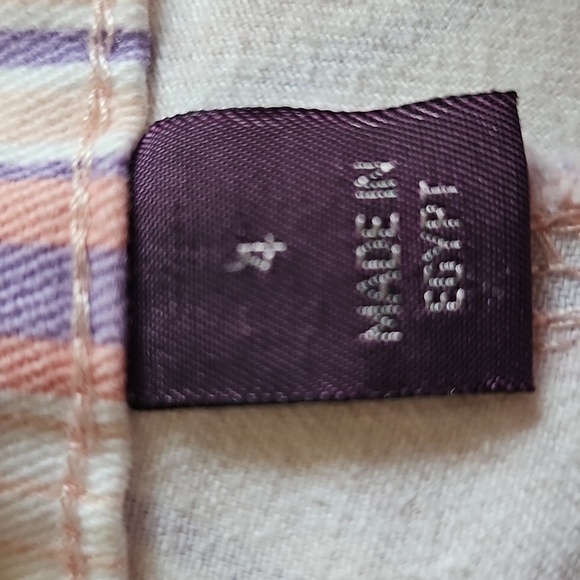 Gloria Vanderbilt Purple and Cream Striped Fabric Capri - Picture 7 of 12